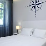Πανσιόν Marina Charming House 3*